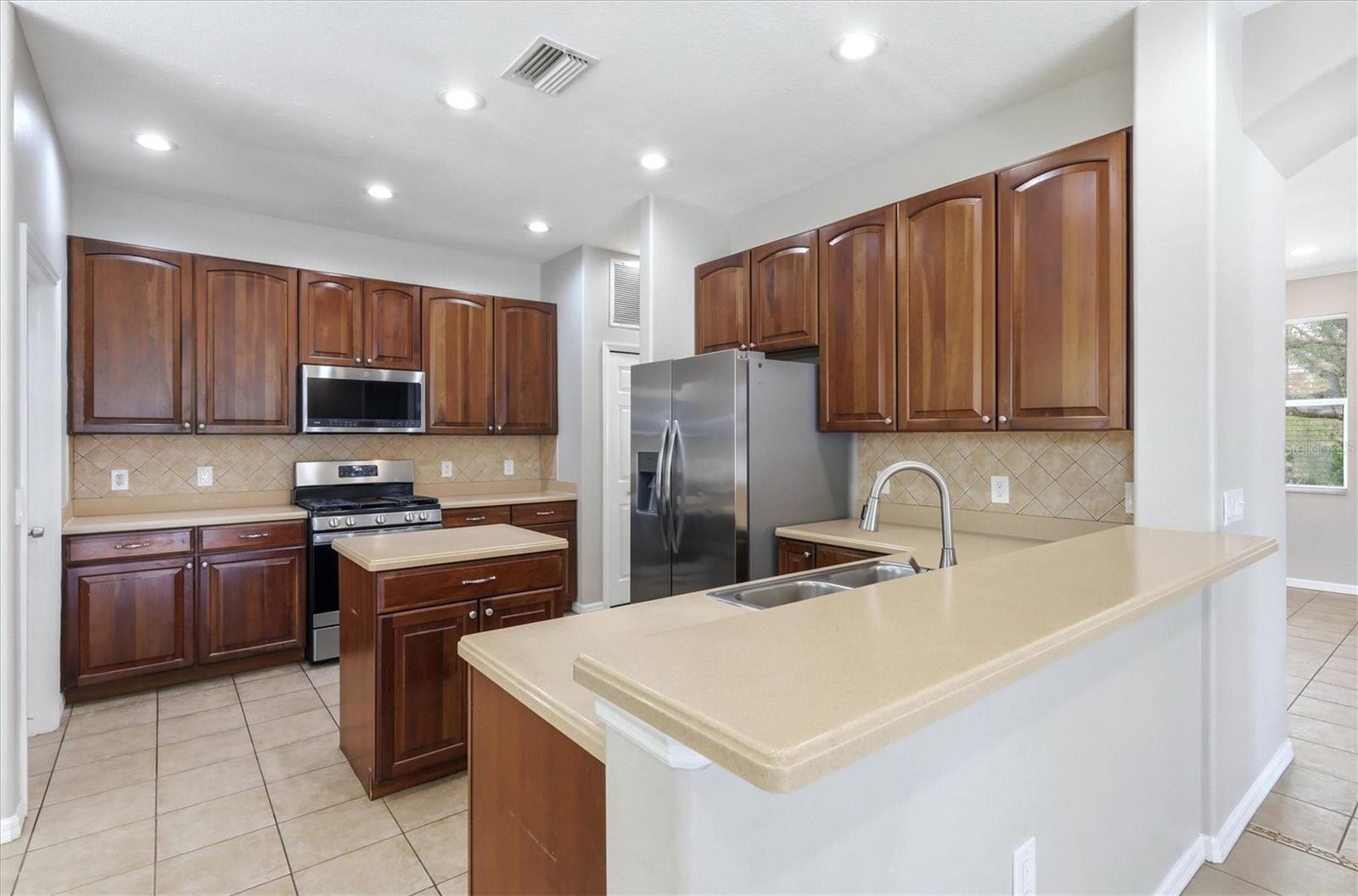 4266 67TH AVENUE CIR E, SARASOTA, FL, 34243