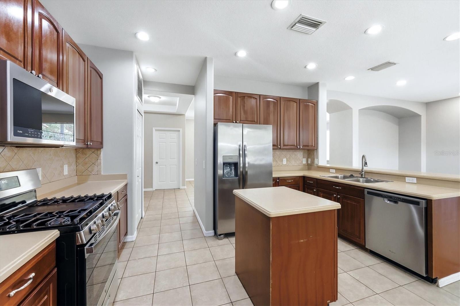 4266 67TH AVENUE CIR E, SARASOTA, FL, 34243