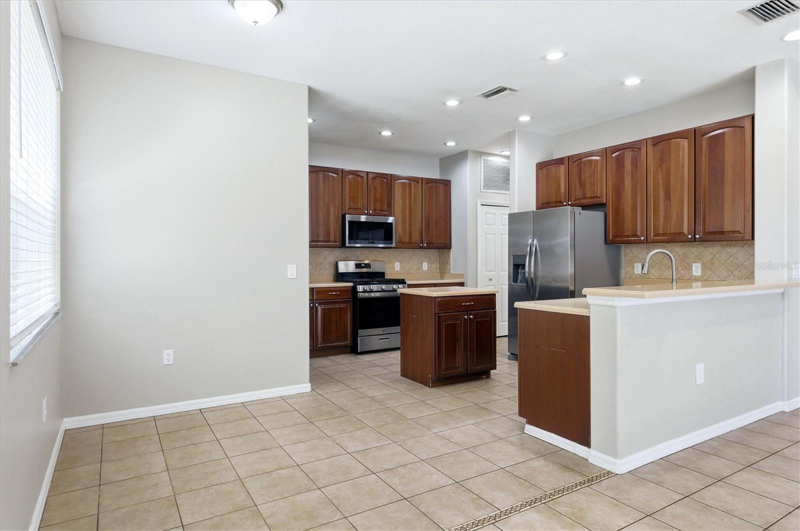 4266 67TH AVENUE CIR E, SARASOTA, FL, 34243