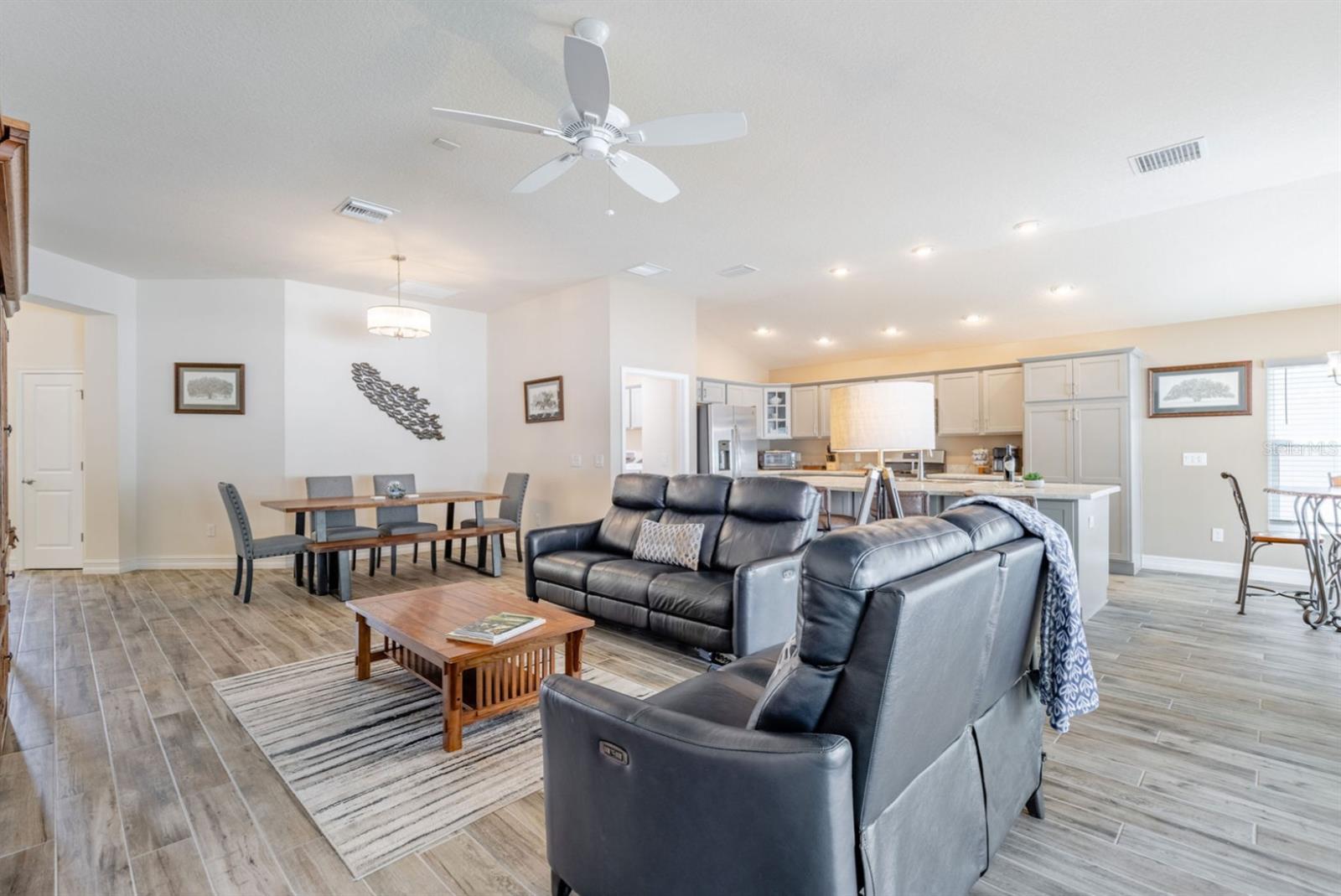 580 GOUGH PL, THE VILLAGES, FL, 32163