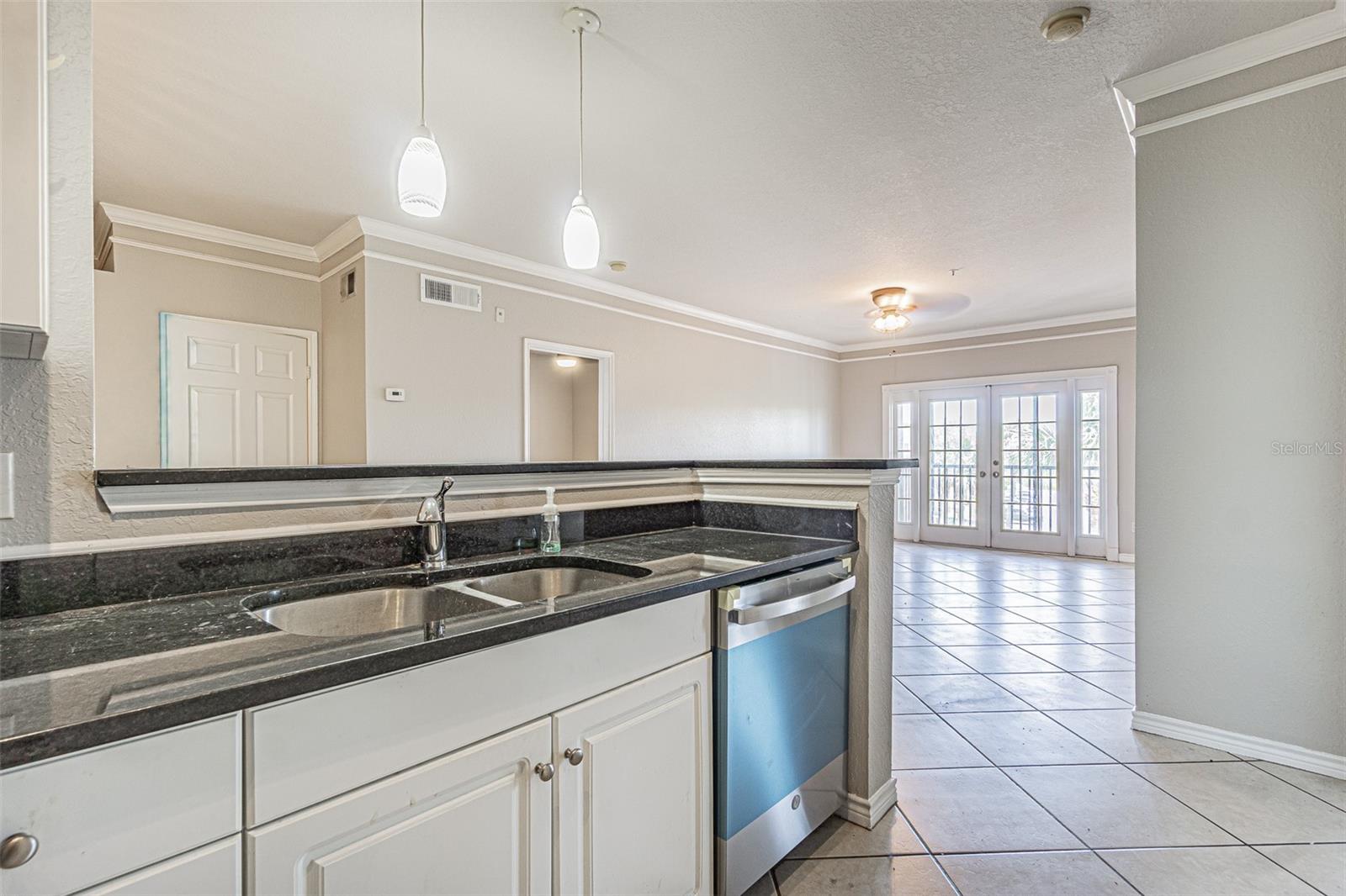 4316 BAYSIDE VILLAGE DR #302, TAMPA, FL, 33615