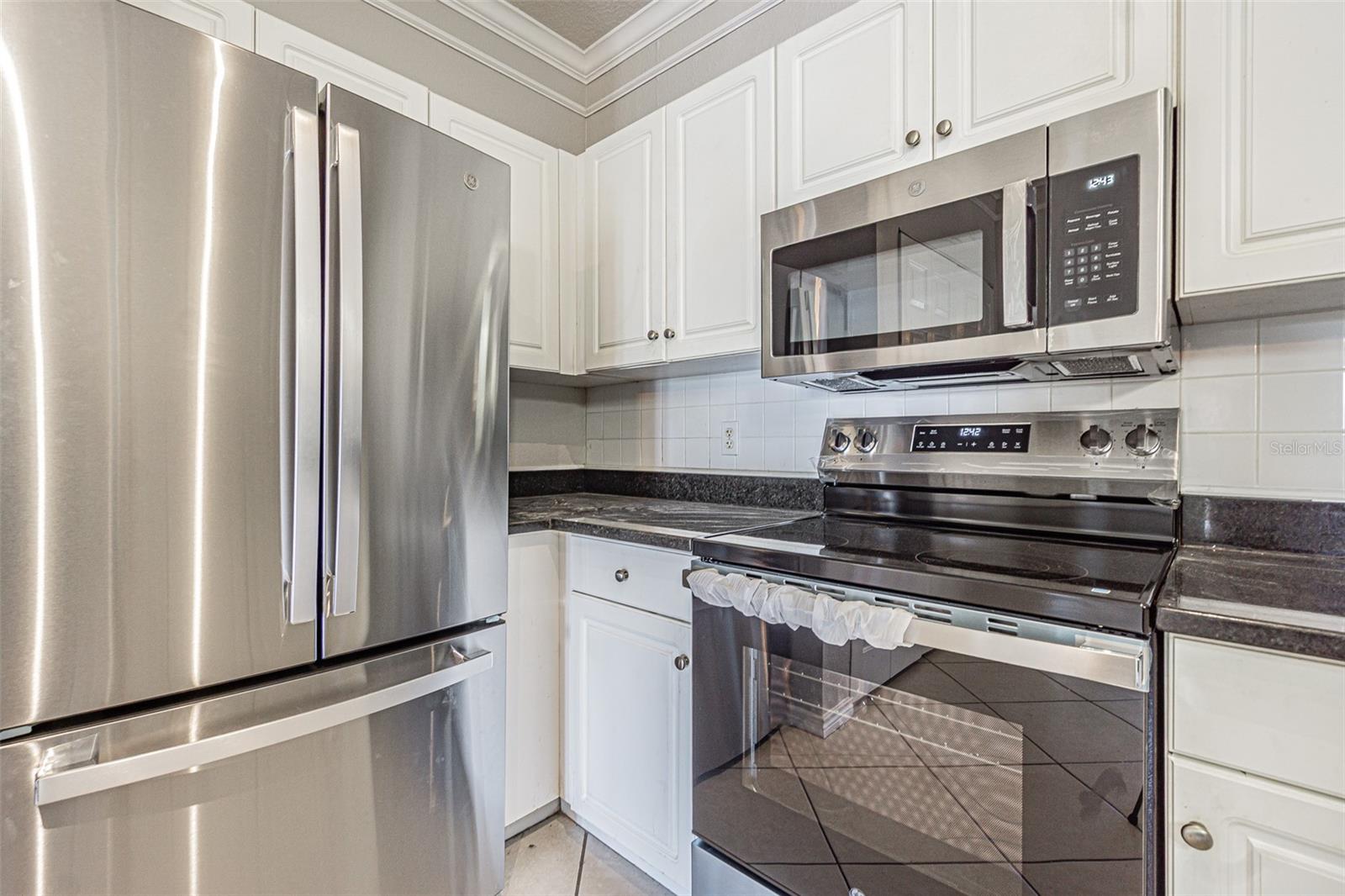 4316 BAYSIDE VILLAGE DR #302, TAMPA, FL, 33615