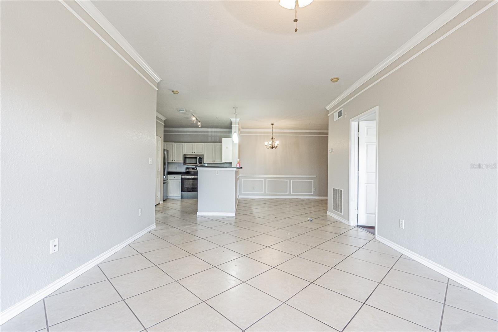 4316 BAYSIDE VILLAGE DR #302, TAMPA, FL, 33615