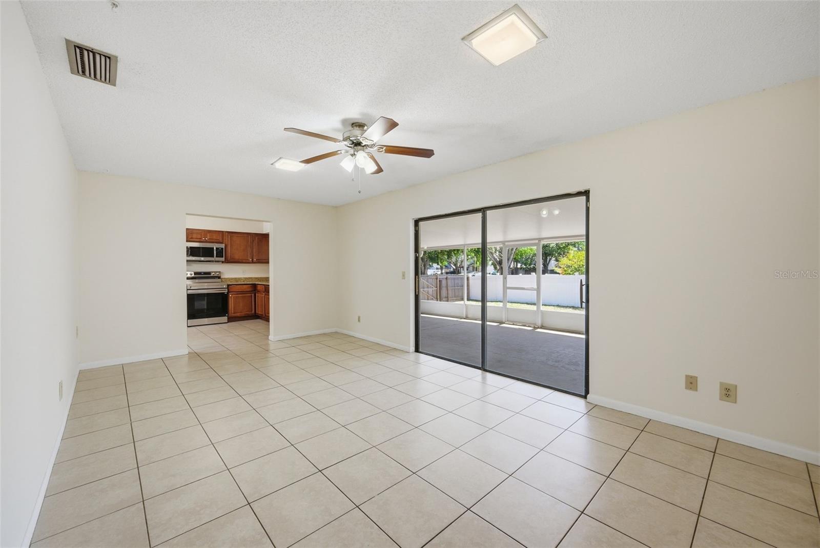 15602 FARNSWORTH LN, TAMPA, FL, 33624