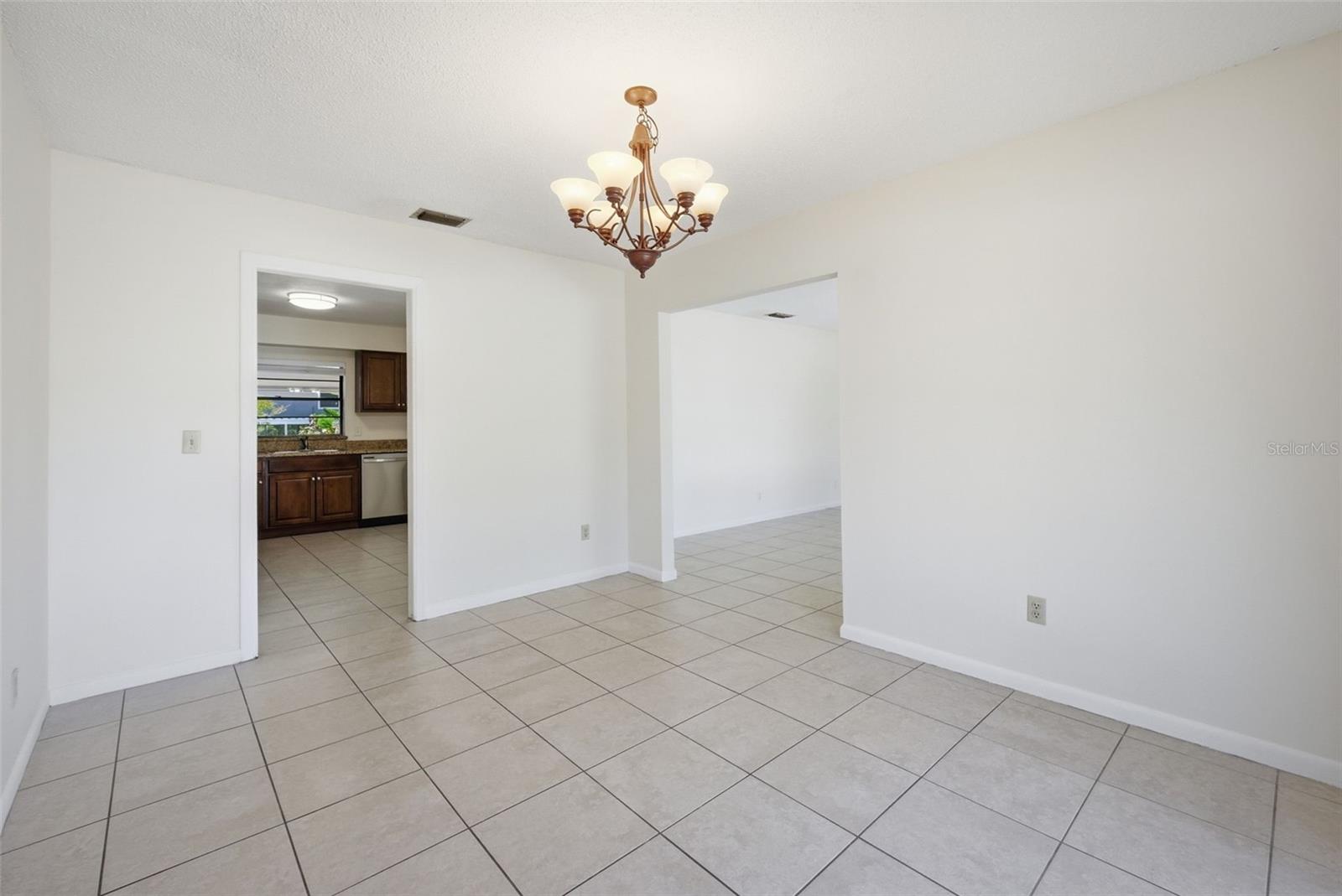 15602 FARNSWORTH LN, TAMPA, FL, 33624