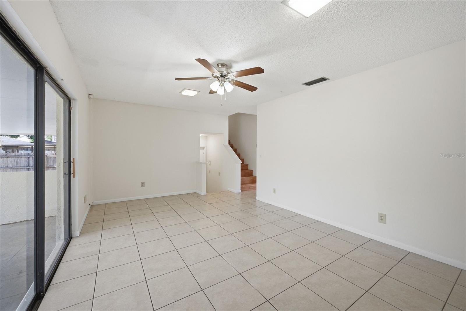 15602 FARNSWORTH LN, TAMPA, FL, 33624