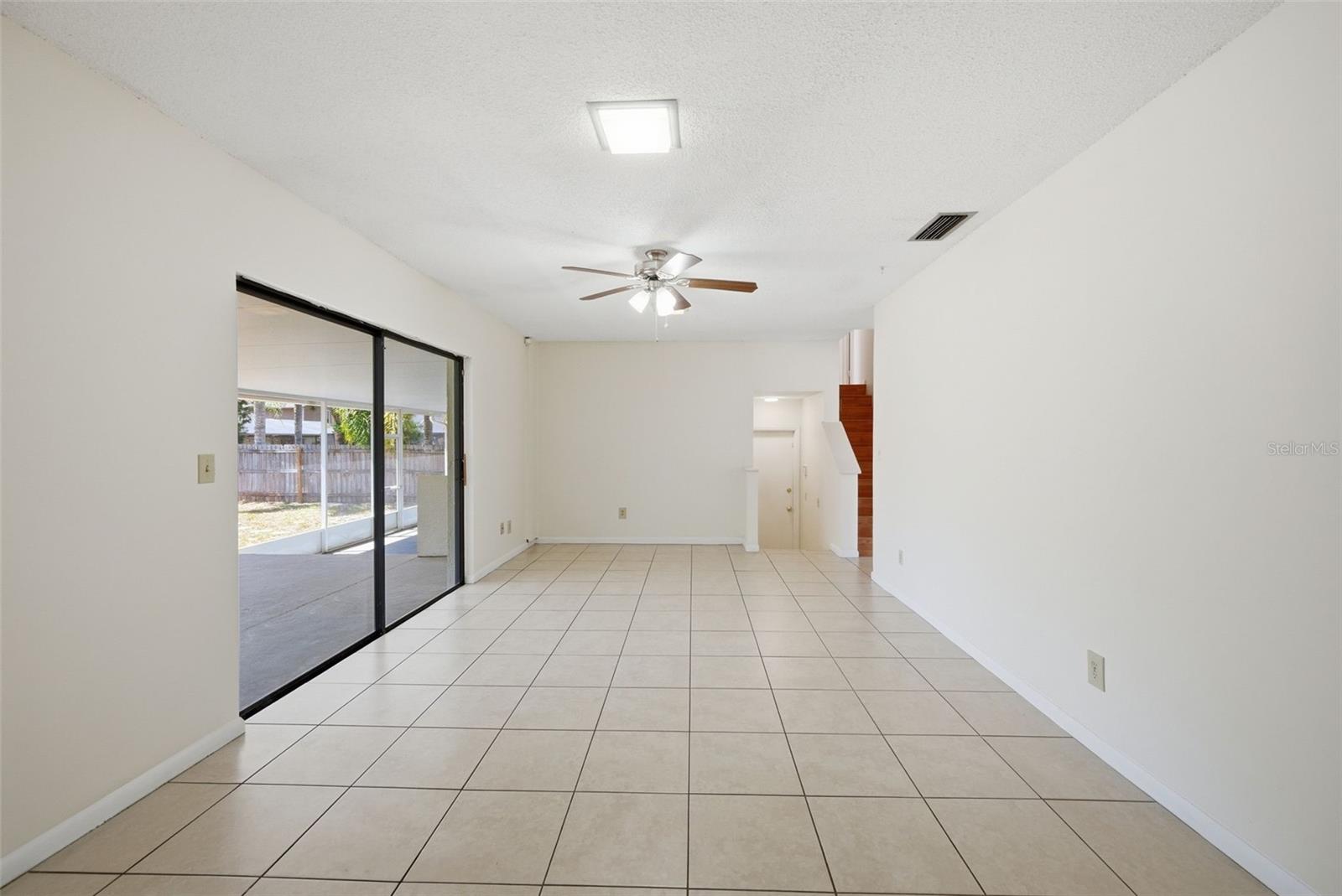 15602 FARNSWORTH LN, TAMPA, FL, 33624