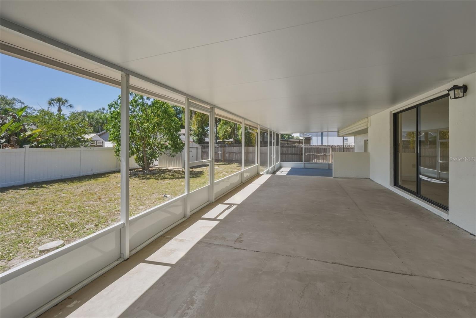 15602 FARNSWORTH LN, TAMPA, FL, 33624