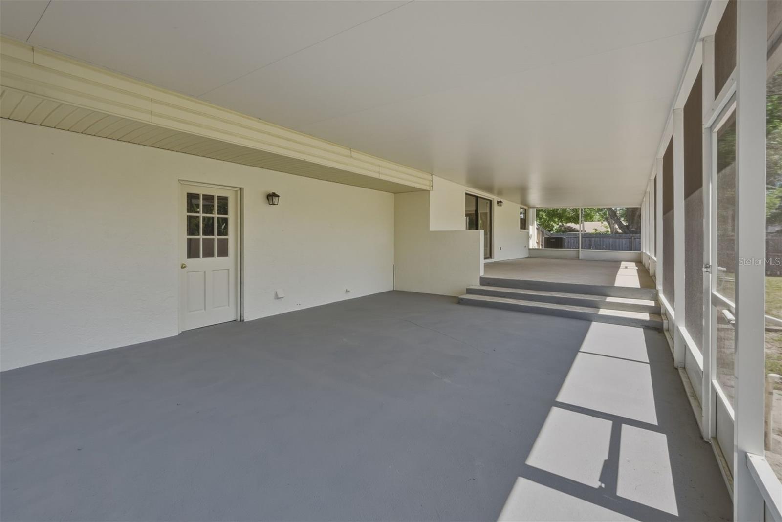 15602 FARNSWORTH LN, TAMPA, FL, 33624