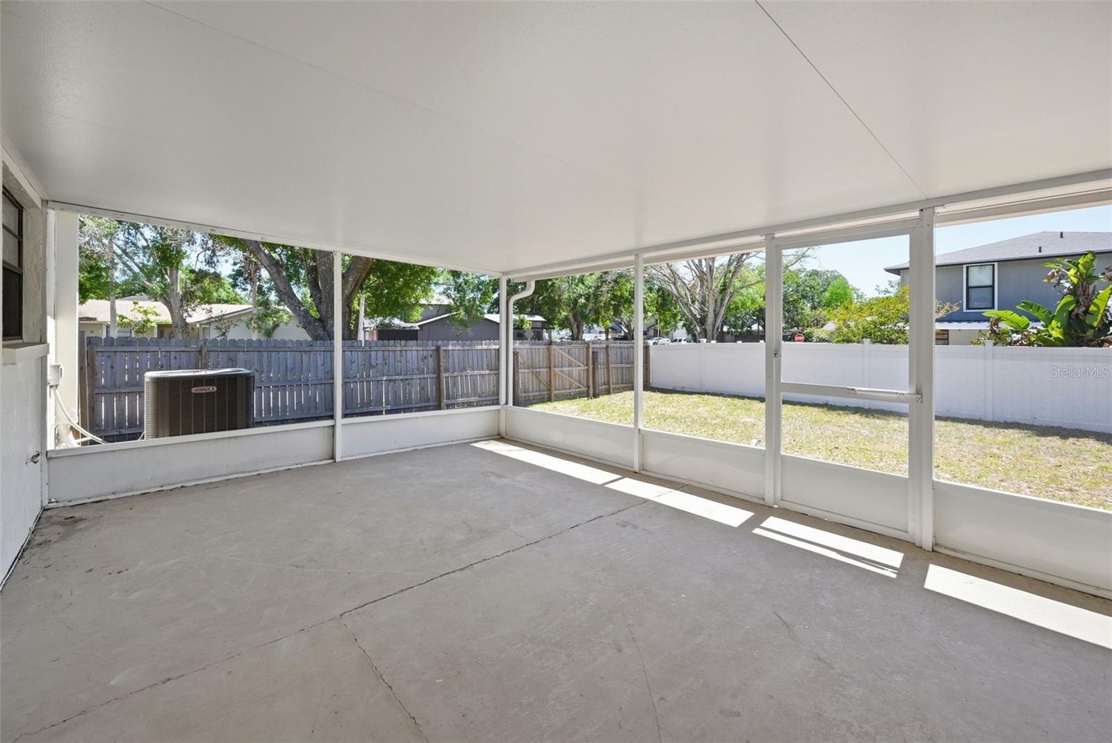 15602 FARNSWORTH LN, TAMPA, FL, 33624