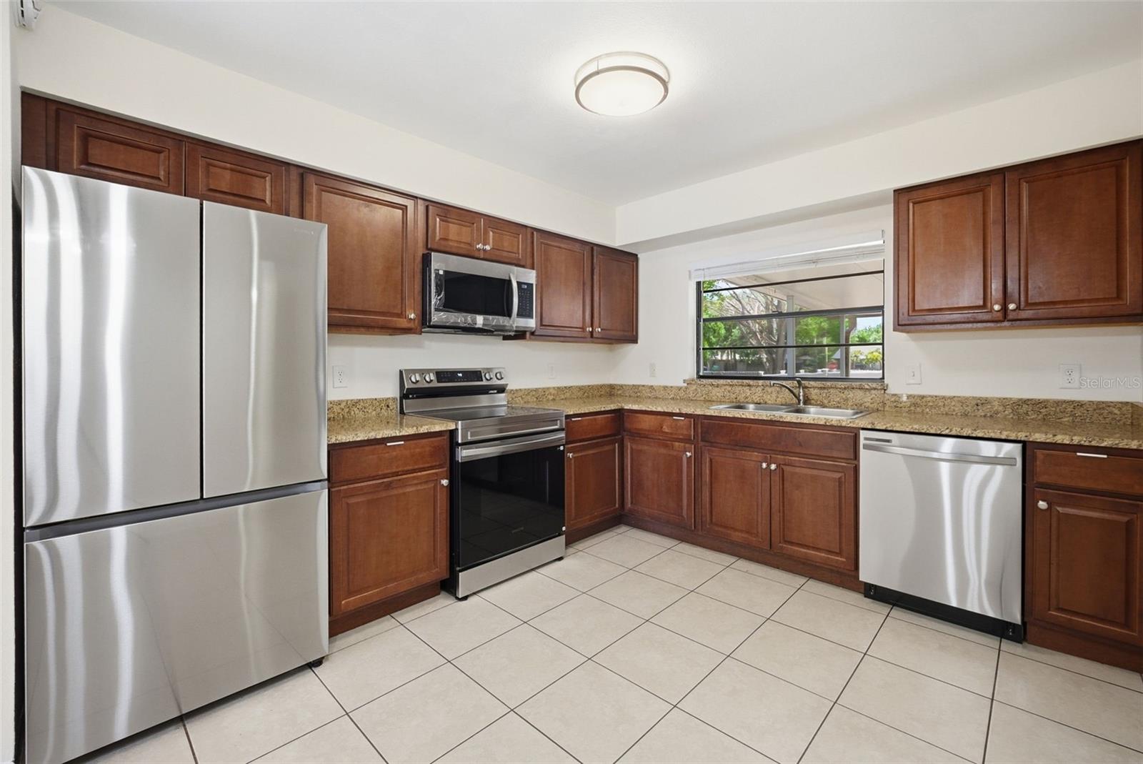 15602 FARNSWORTH LN, TAMPA, FL, 33624