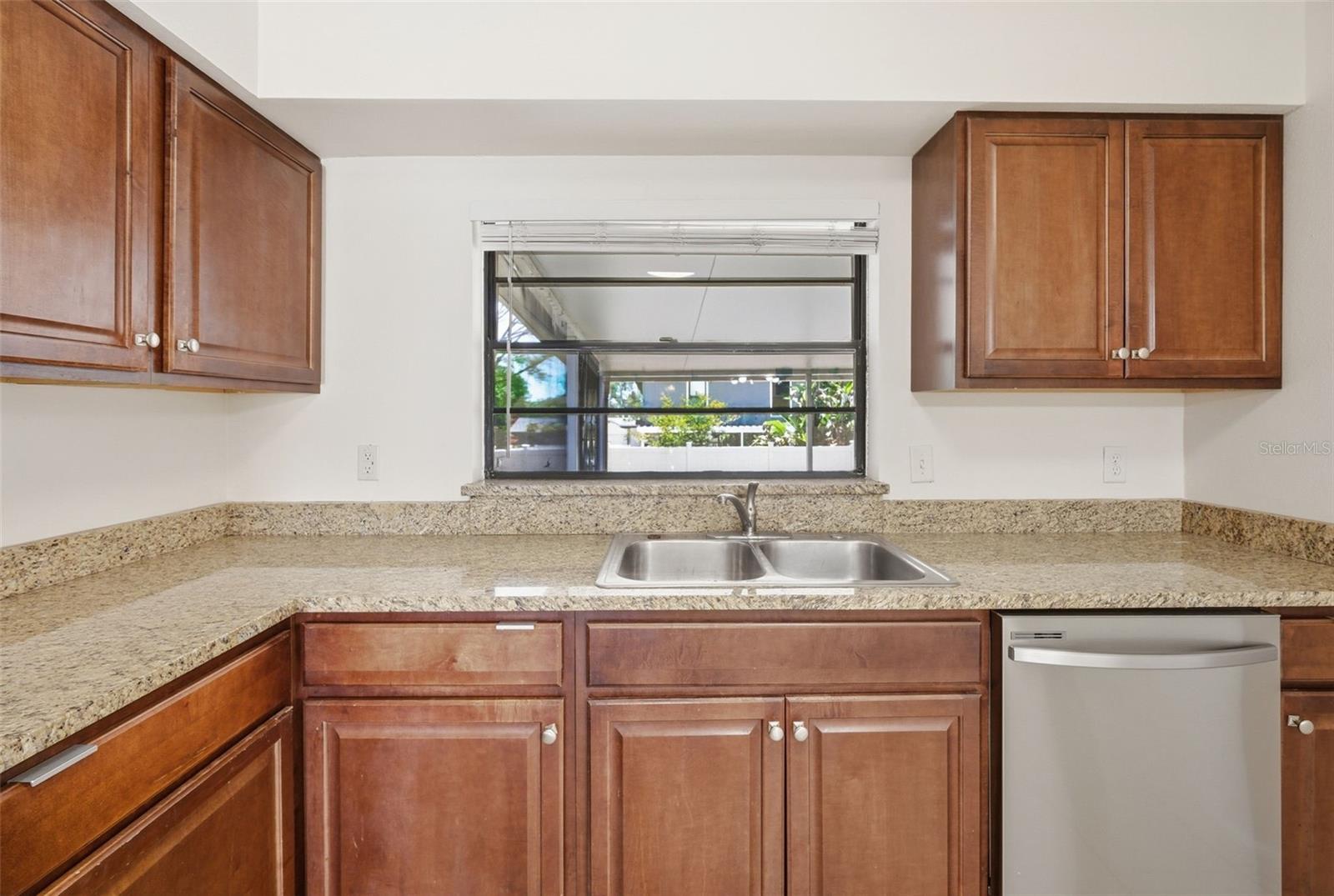 15602 FARNSWORTH LN, TAMPA, FL, 33624