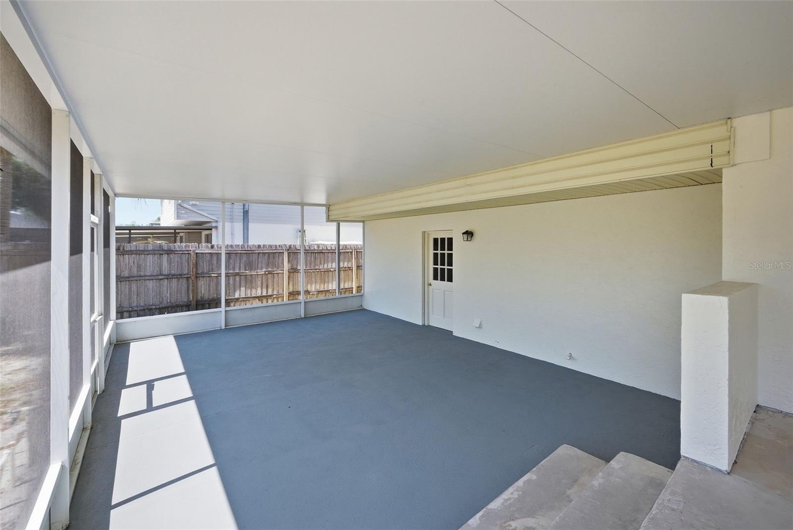 15602 FARNSWORTH LN, TAMPA, FL, 33624