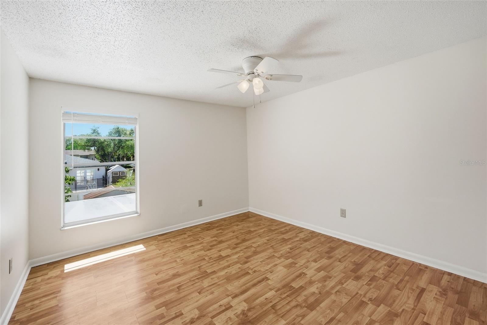 15602 FARNSWORTH LN, TAMPA, FL, 33624