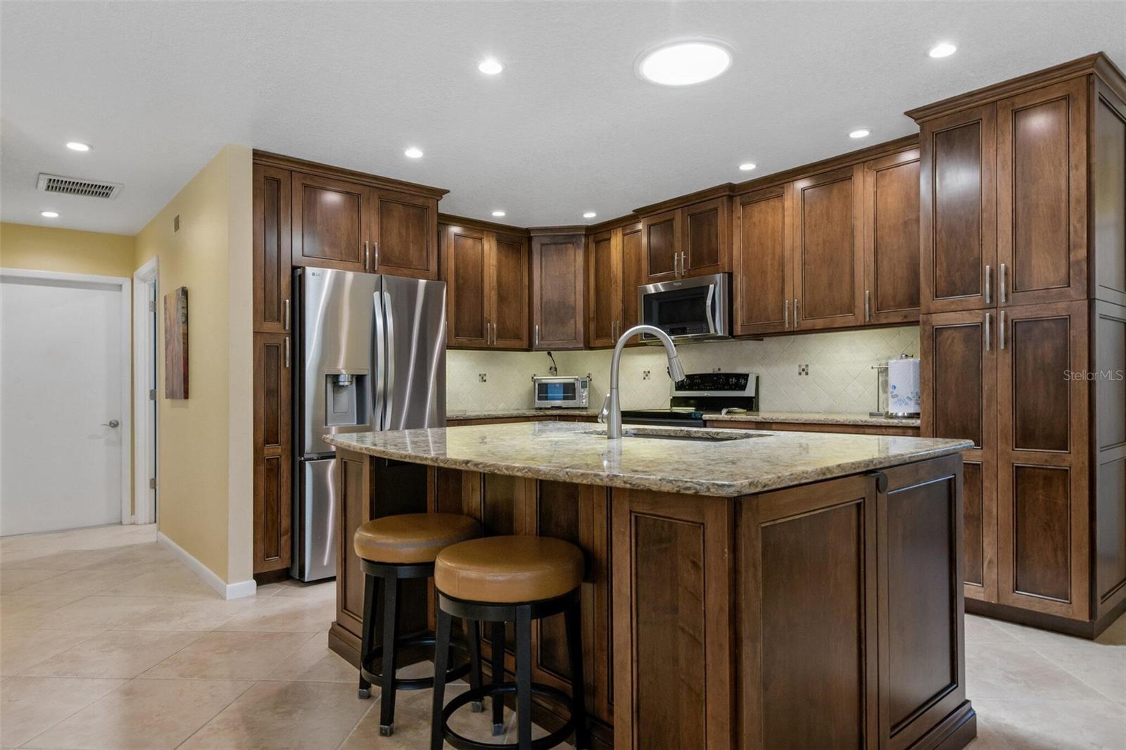 1215 HUNTINGTON LN, SAFETY HARBOR, FL, 34695