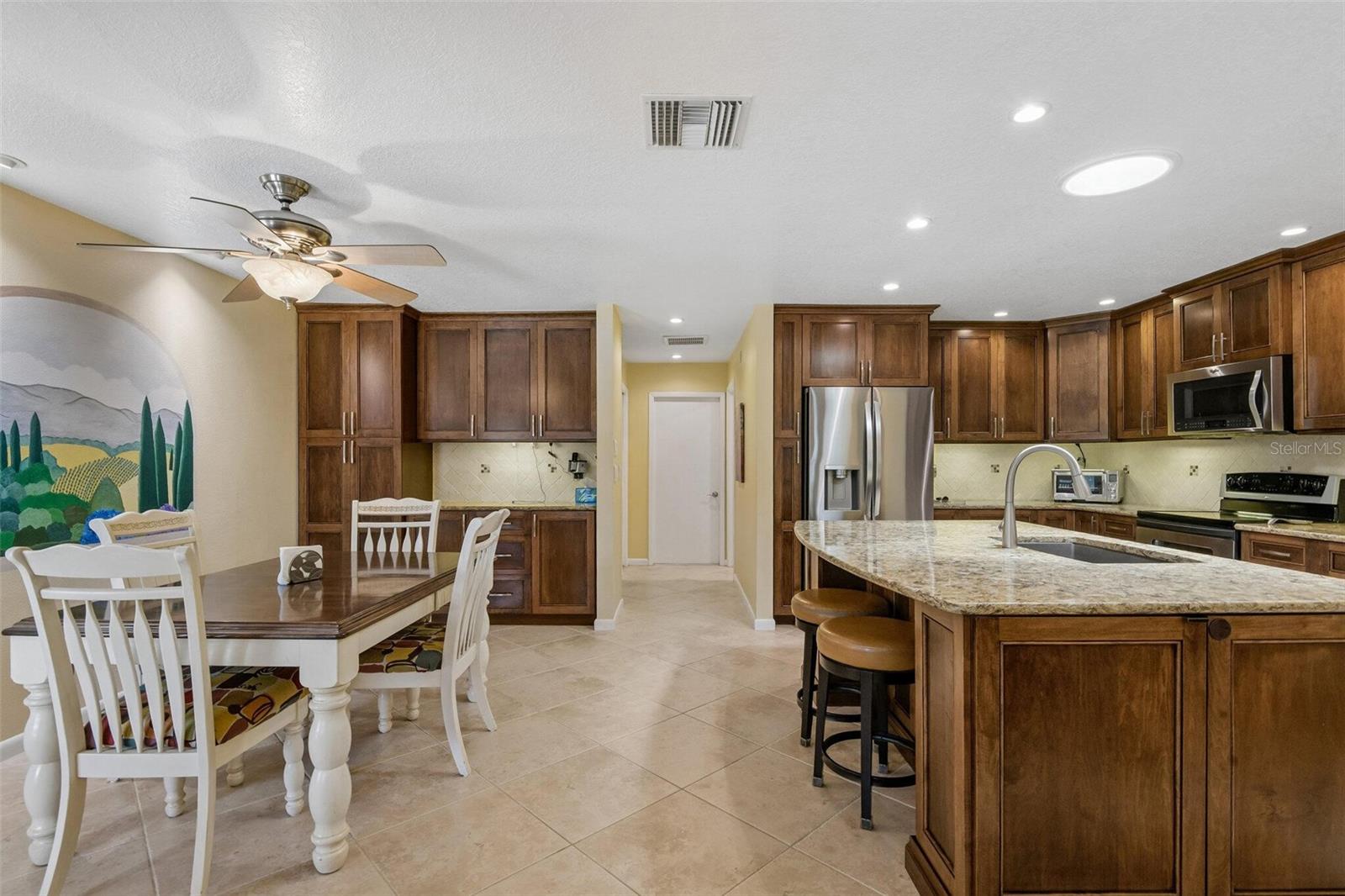 1215 HUNTINGTON LN, SAFETY HARBOR, FL, 34695