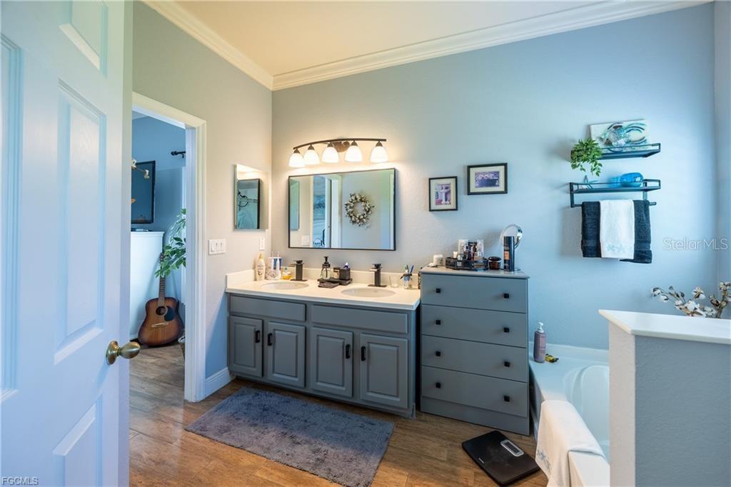 2128 CAPE HEATHER CIR, CAPE CORAL, FL, 33991