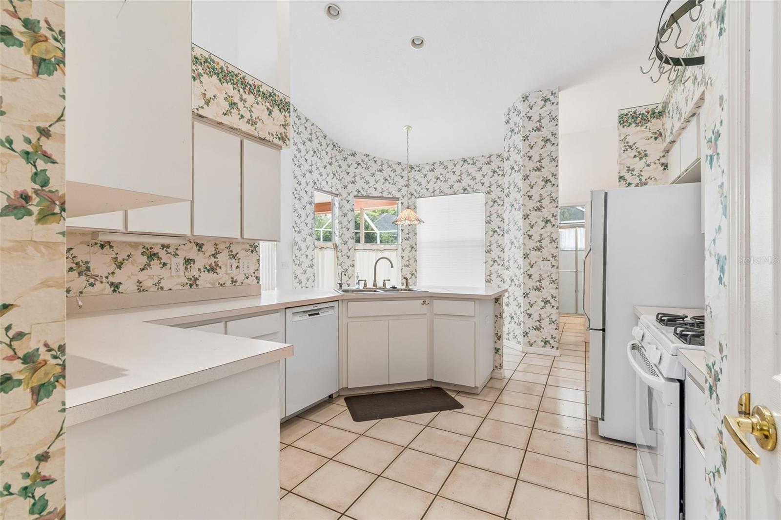 1336 WATERWOOD DR, LUTZ, FL, 33559