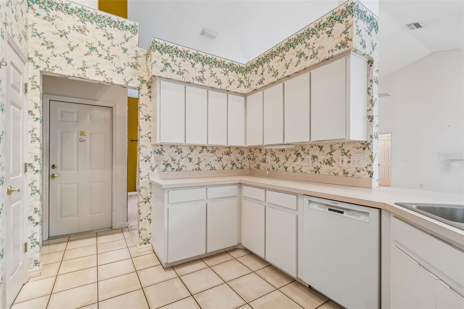 1336 WATERWOOD DR, LUTZ, FL, 33559