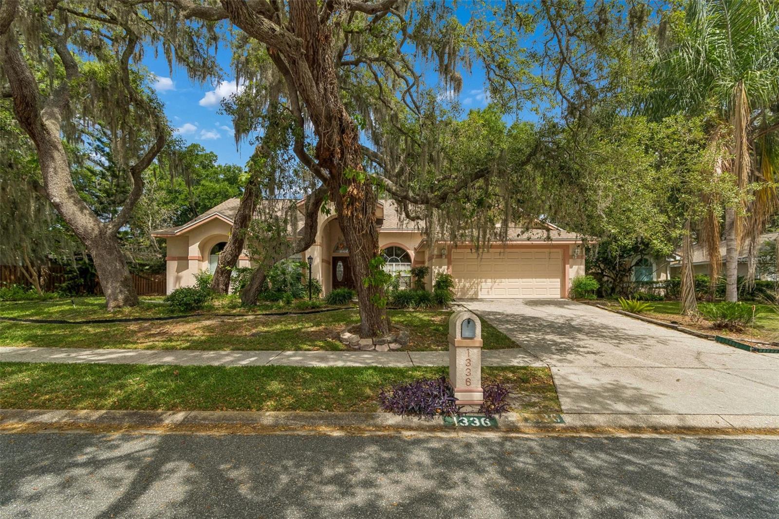 1336 WATERWOOD DR, LUTZ, FL, 33559