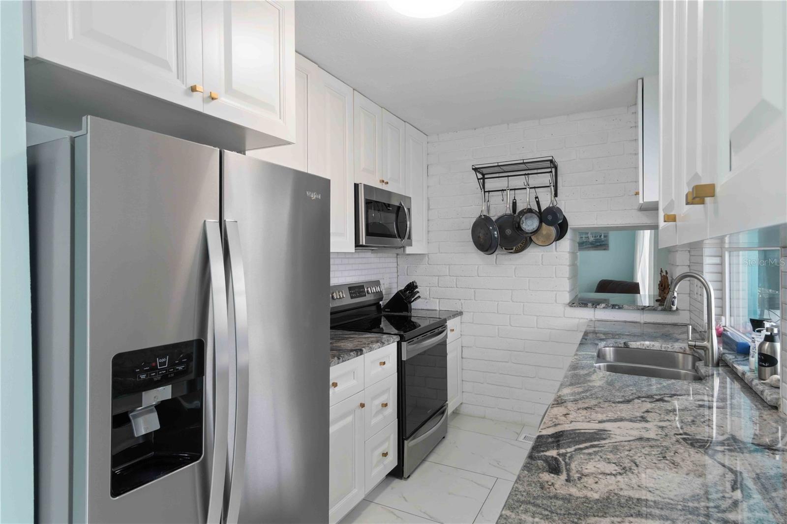 1960 W MARION AVE, PUNTA GORDA, FL, 33950