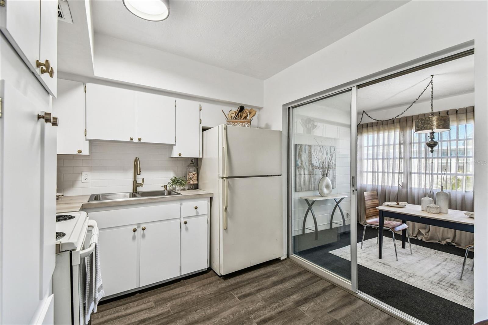 5861 42ND TER N #1712, KENNETH CITY, FL, 33709