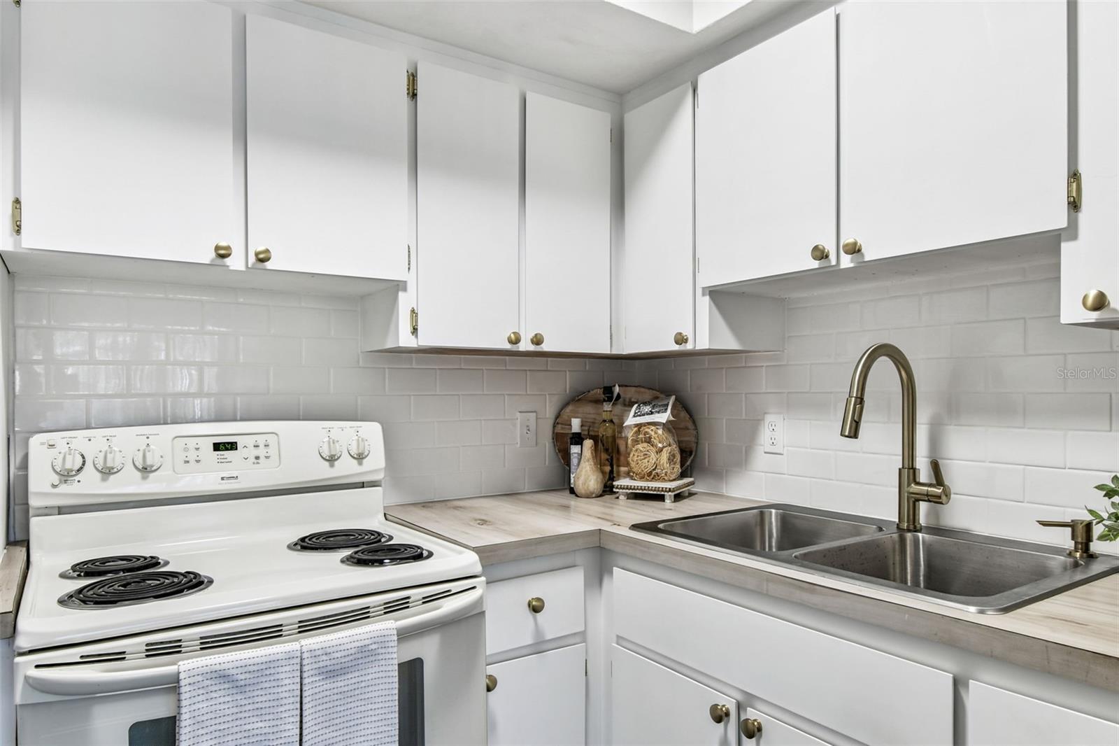 5861 42ND TER N #1712, KENNETH CITY, FL, 33709