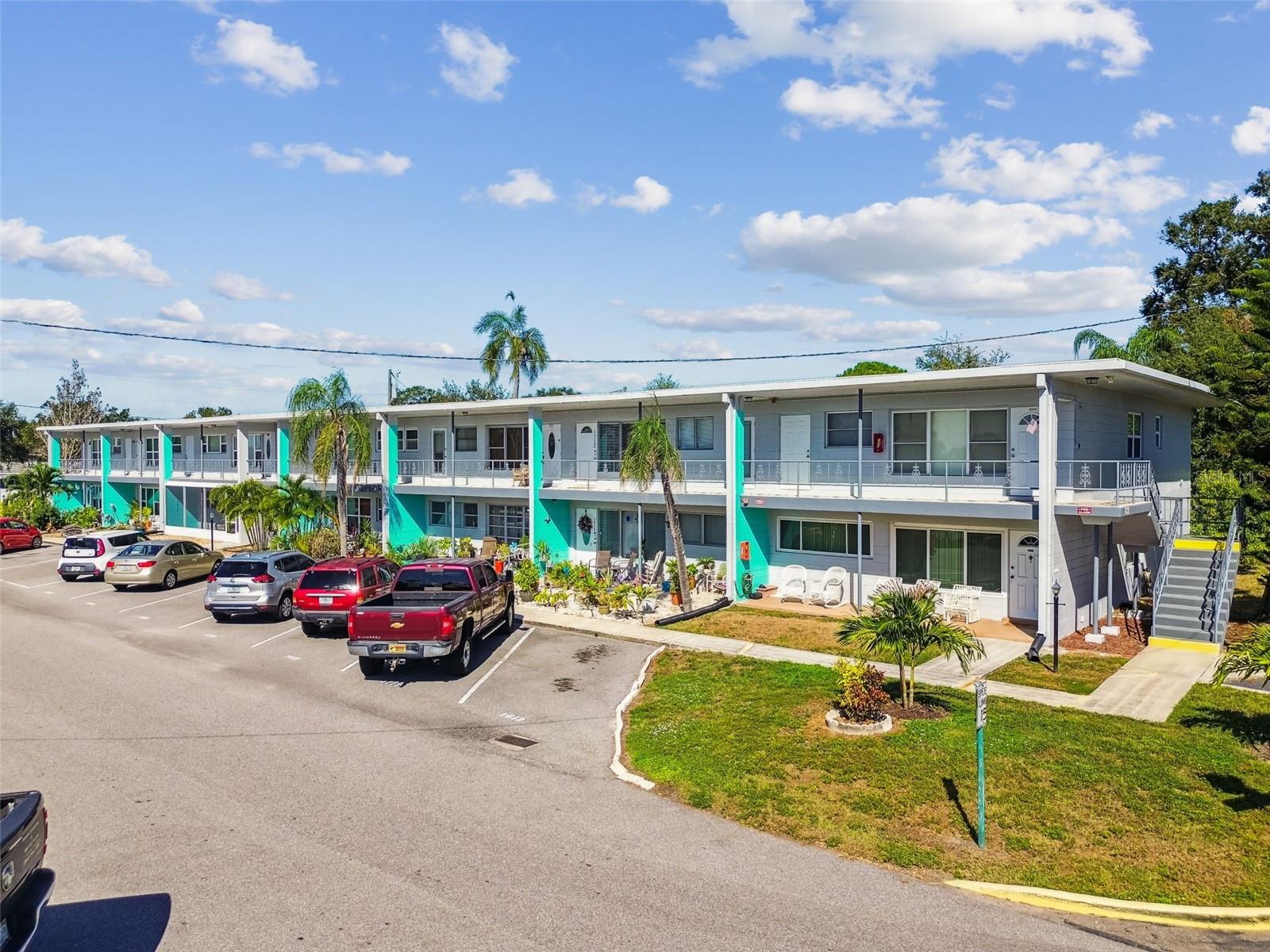 5861 42ND TER N #1712, KENNETH CITY, FL, 33709