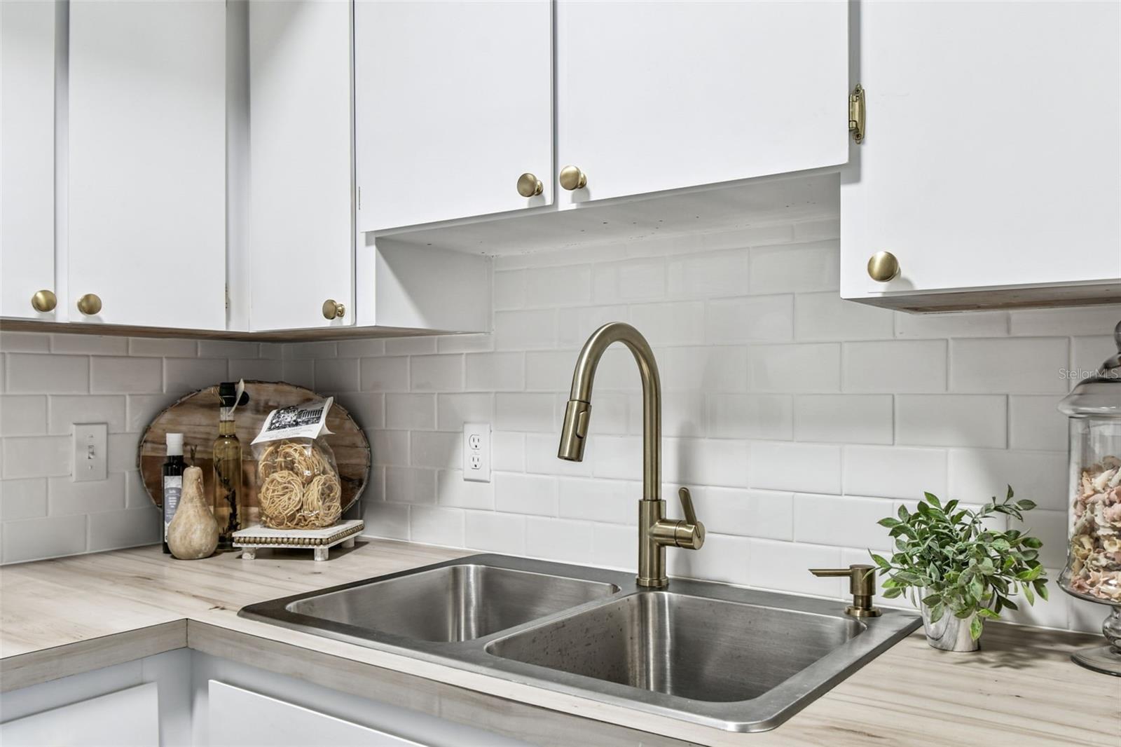 5861 42ND TER N #1712, KENNETH CITY, FL, 33709