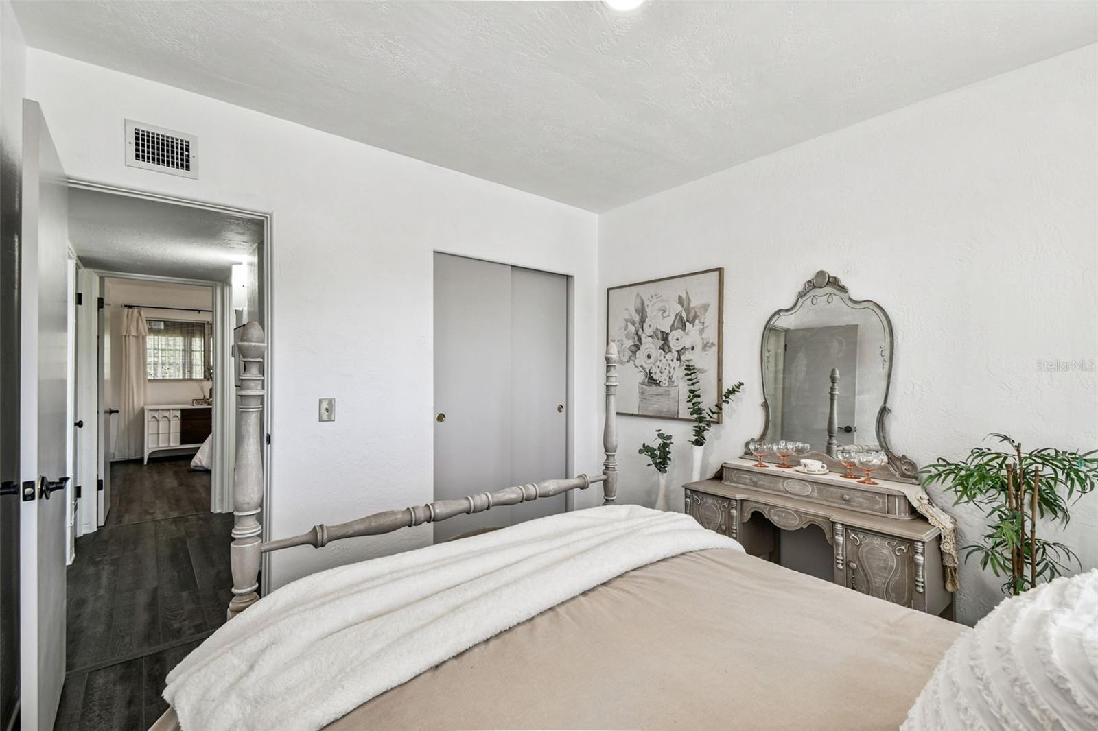 5861 42ND TER N #1712, KENNETH CITY, FL, 33709