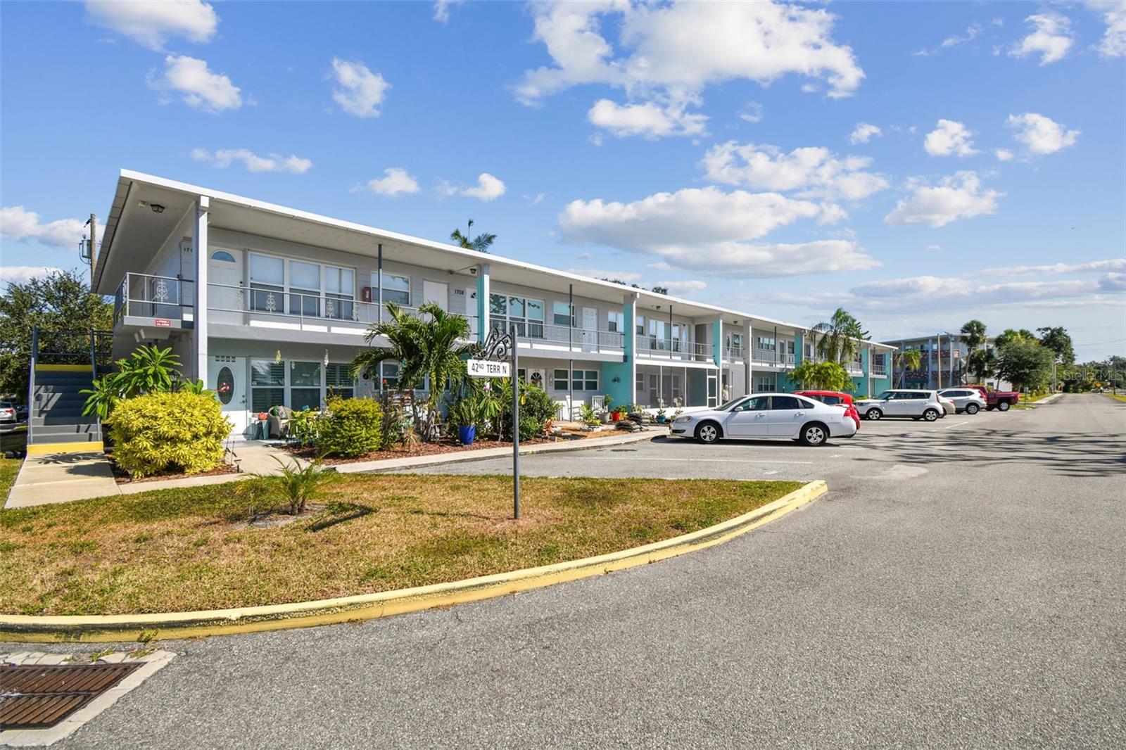 5861 42ND TER N #1712, KENNETH CITY, FL, 33709