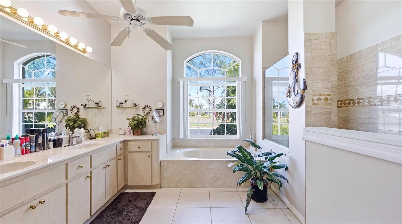 324 OAKWOOD CIR, ENGLEWOOD, FL, 34223