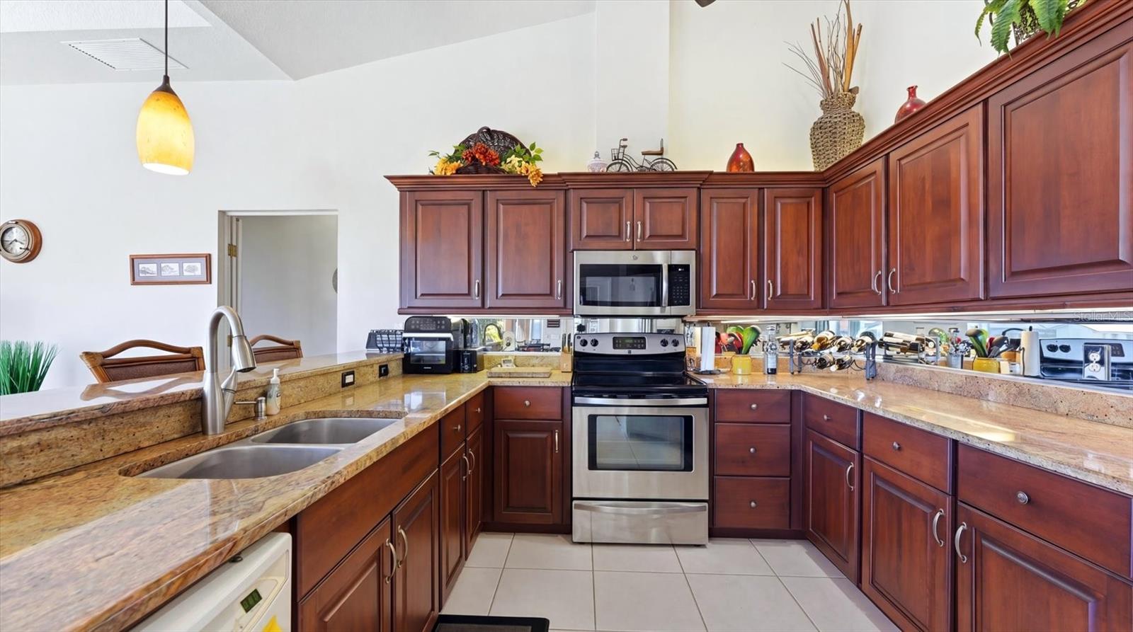 324 OAKWOOD CIR, ENGLEWOOD, FL, 34223