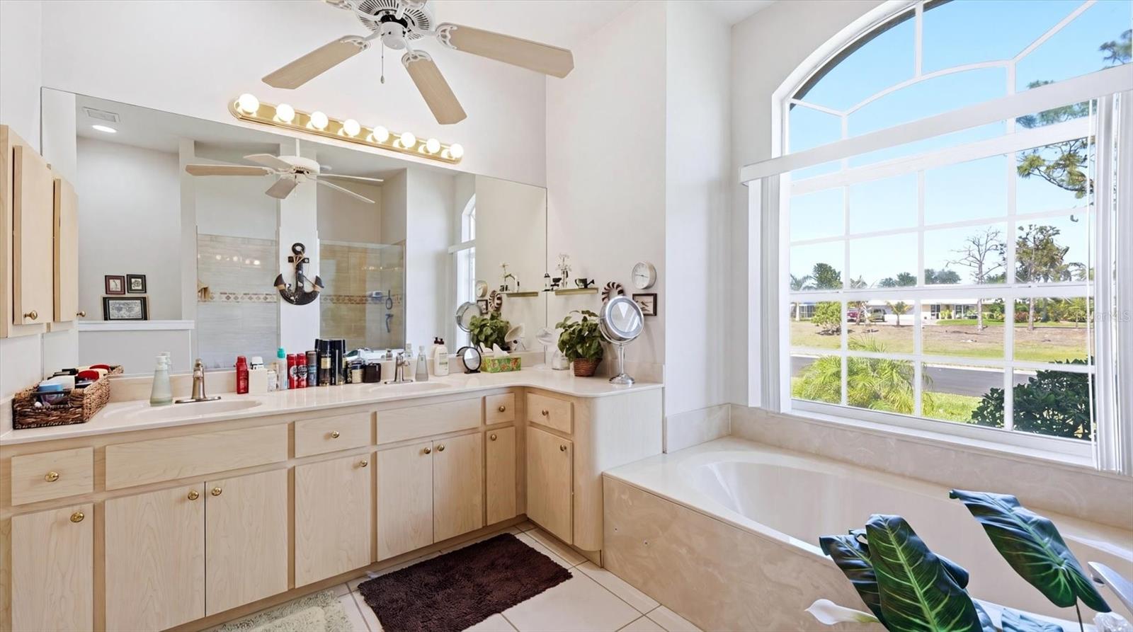 324 OAKWOOD CIR, ENGLEWOOD, FL, 34223