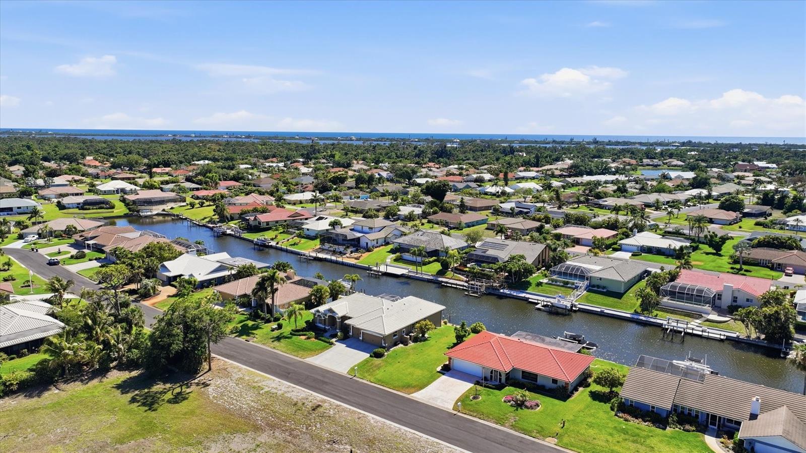 324 OAKWOOD CIR, ENGLEWOOD, FL, 34223