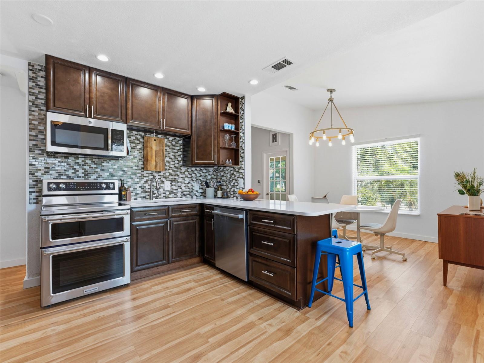 2005 3RD ST S, ST PETERSBURG, FL, 33705