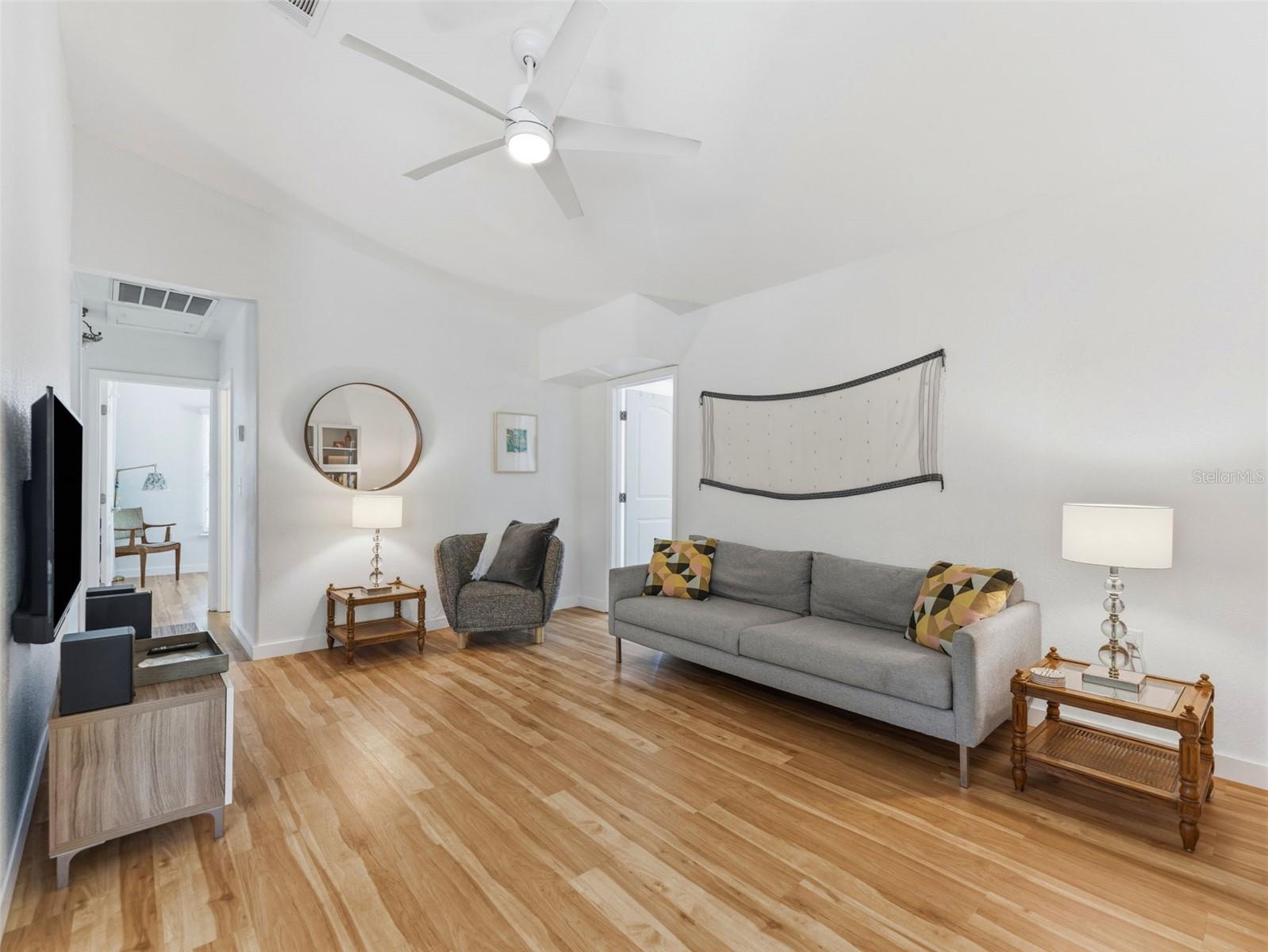 2005 3RD ST S, ST PETERSBURG, FL, 33705