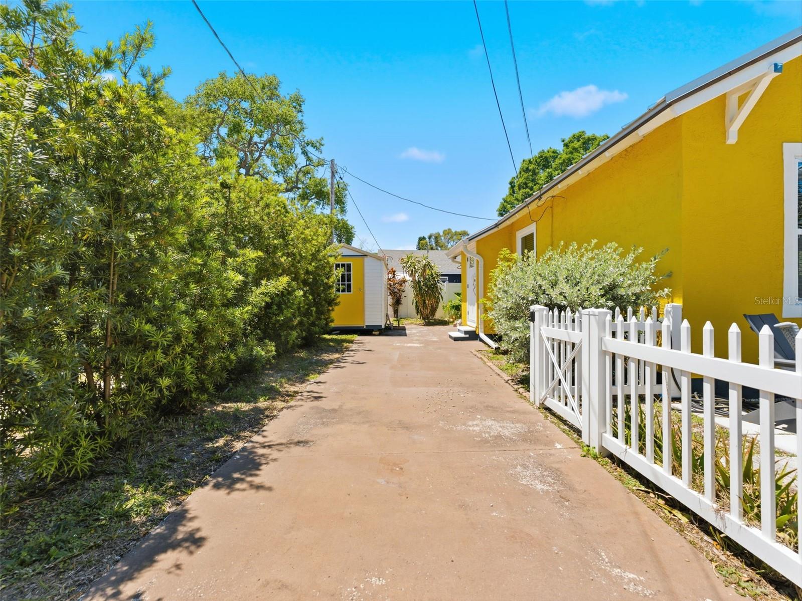 2005 3RD ST S, ST PETERSBURG, FL, 33705