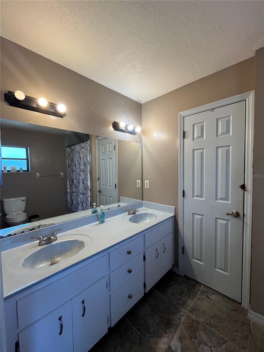 10631 W HIGHWAY 40, OCALA, FL, 34482