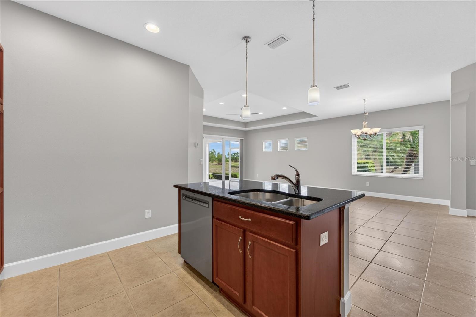 642 CHIPPER DR, SUN CITY CENTER, FL, 33573