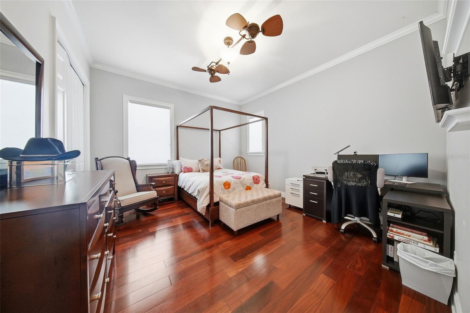 234 36TH AVE NE, ST PETERSBURG, FL, 33704