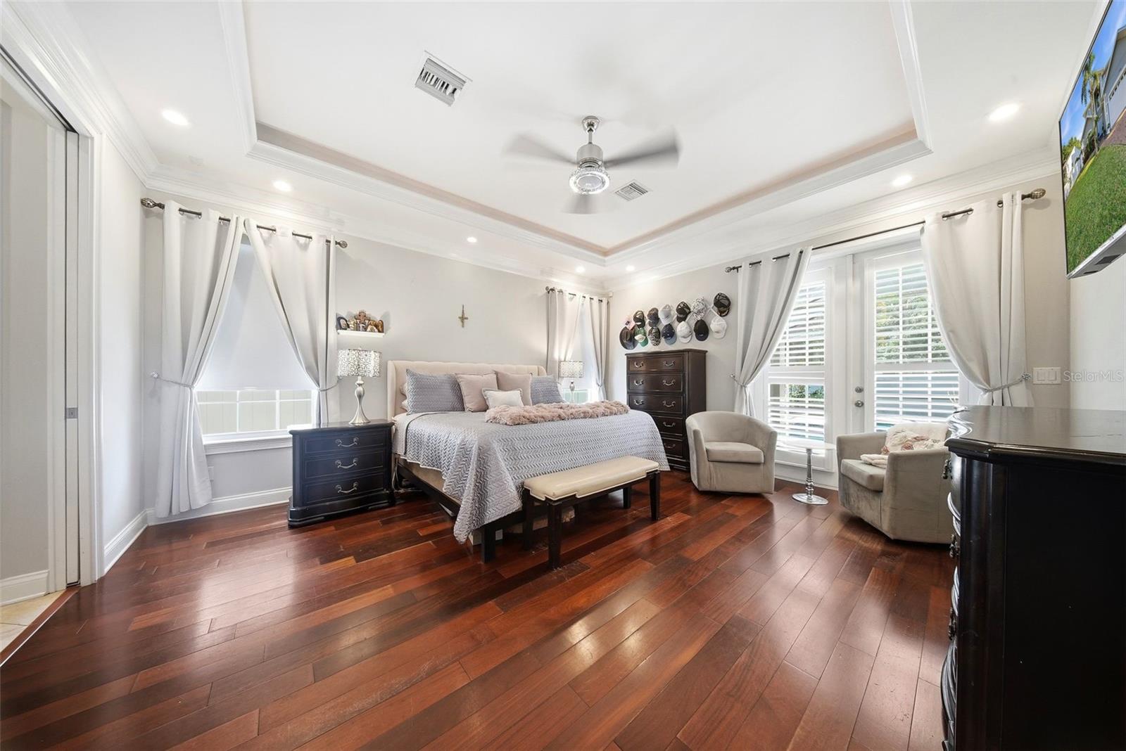 234 36TH AVE NE, ST PETERSBURG, FL, 33704