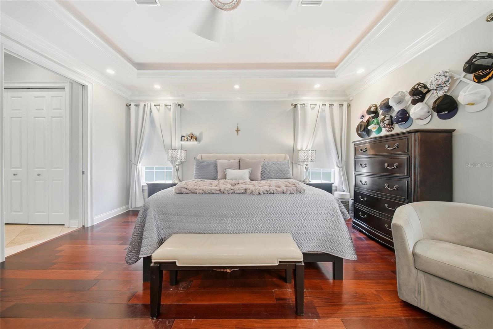 234 36TH AVE NE, ST PETERSBURG, FL, 33704