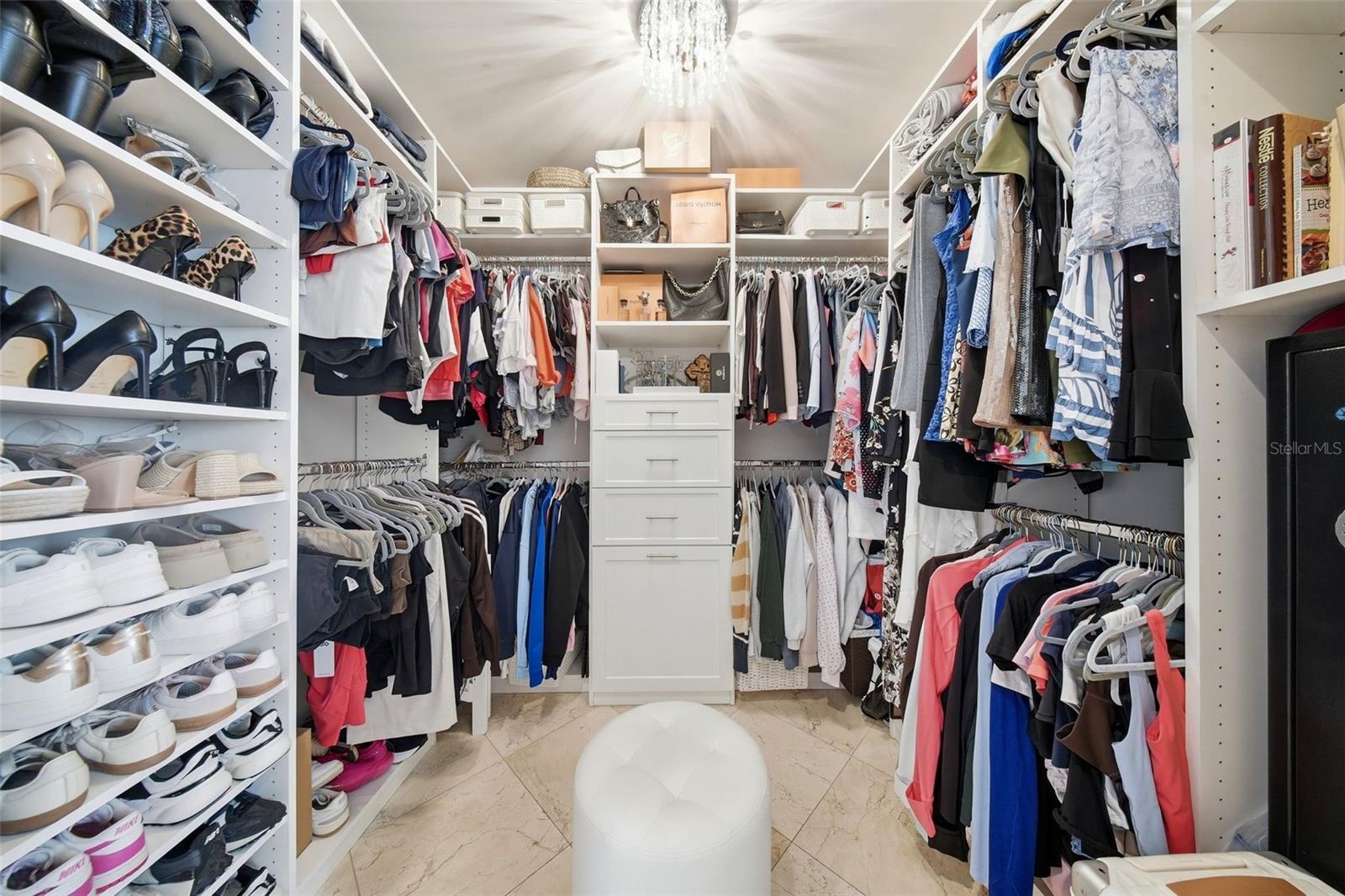 234 36TH AVE NE, ST PETERSBURG, FL, 33704