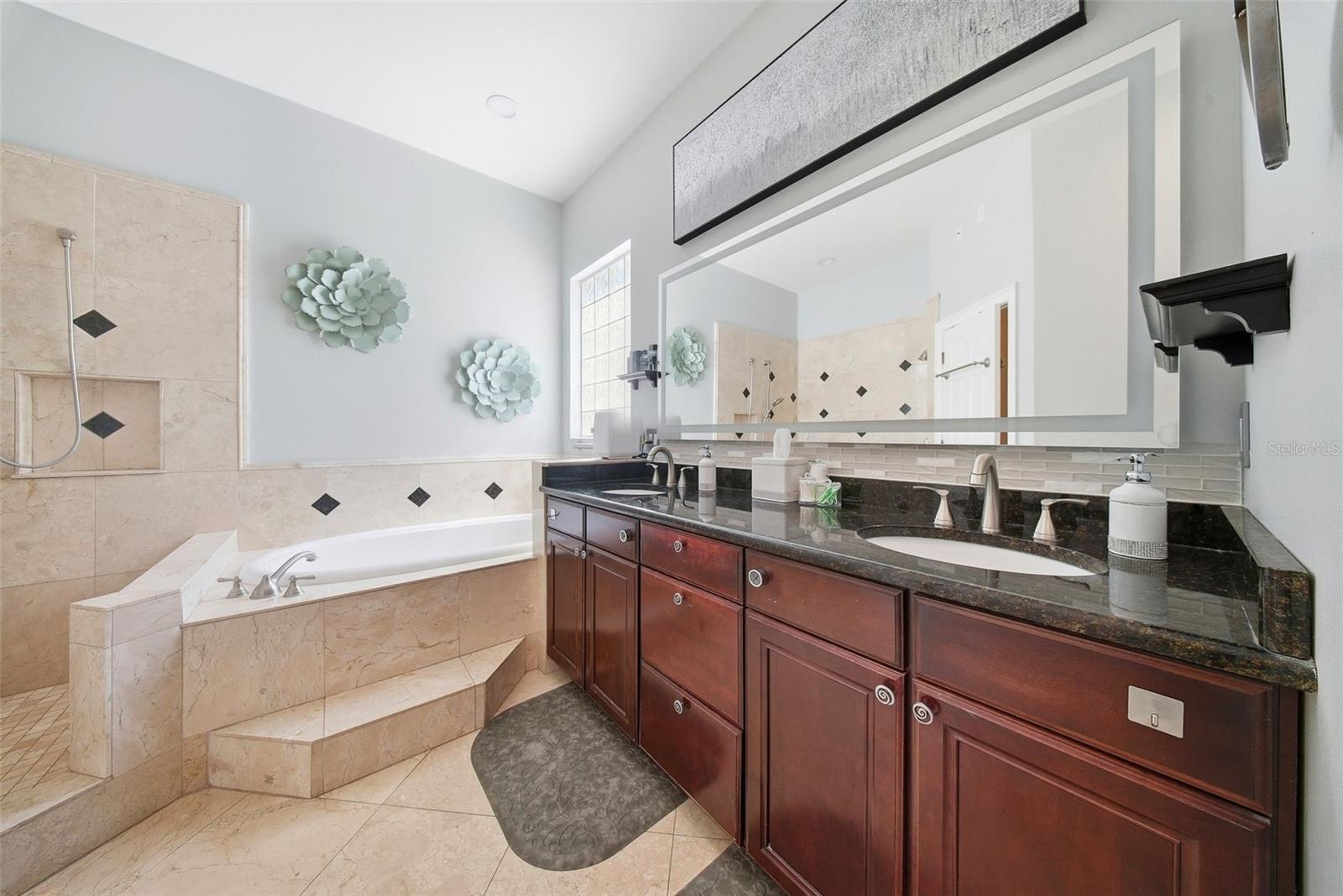 234 36TH AVE NE, ST PETERSBURG, FL, 33704