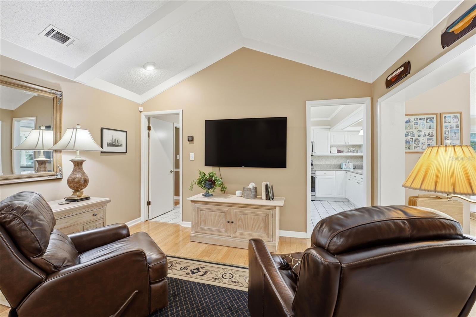 210 E SWEETWATER CREEK DR, LONGWOOD, FL, 32779