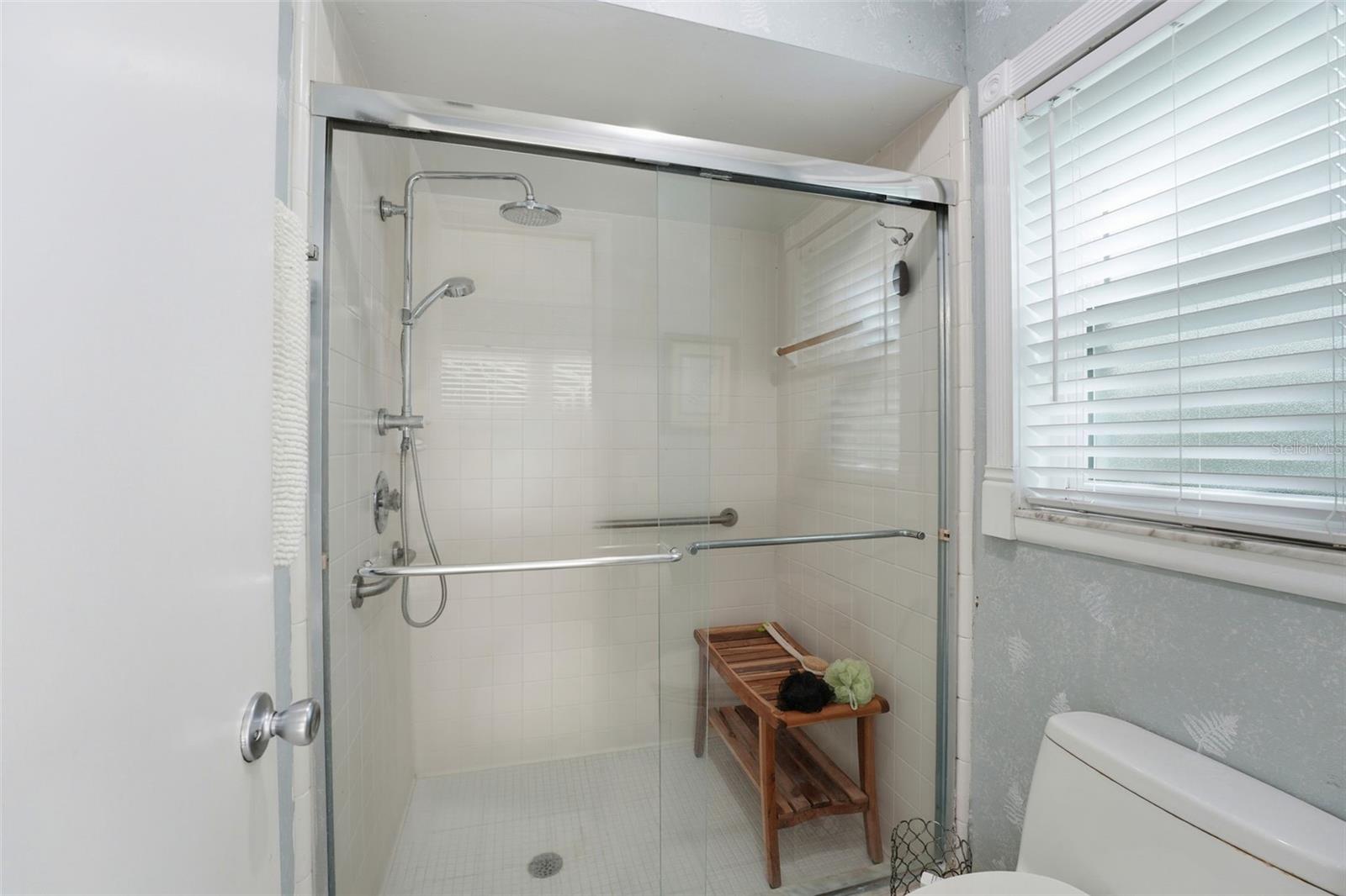 210 E SWEETWATER CREEK DR, LONGWOOD, FL, 32779