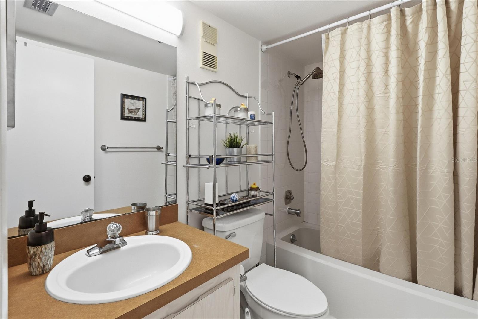 120 HIBISCUS WOODS CT #9B, DELTONA, FL, 32725