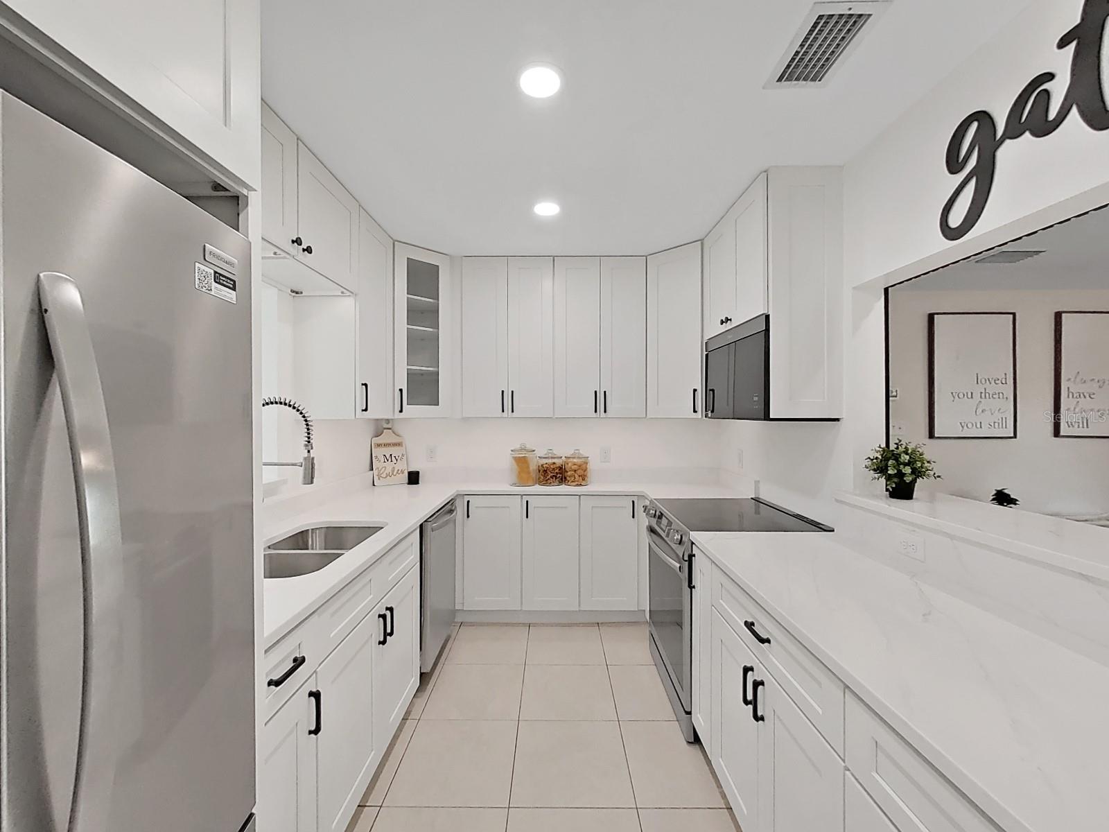 4610 W BAY VILLA AVE, TAMPA, FL, 33611