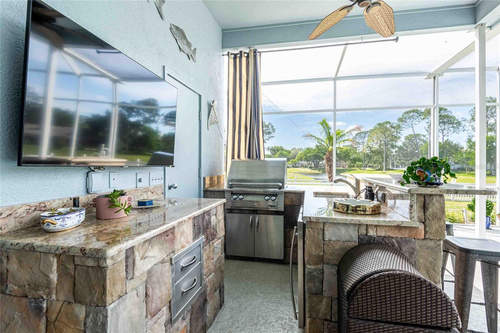 6605 STONINGTON DR N, TAMPA, FL, 33647